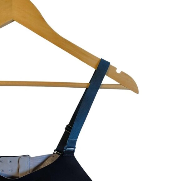 Knix Padded Evolution Bra Reversible Size 6 Gray/Black/Blue Straps - Picture 9 of 10